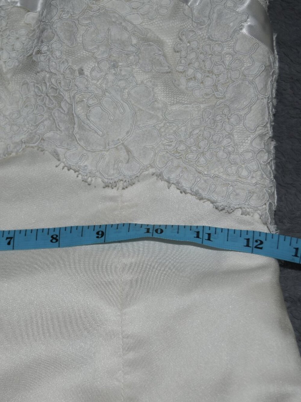 Alvina Valenta Couture Collection Creme & White Strapless Wedding Dress Size 2? - Picture 15 of 15
